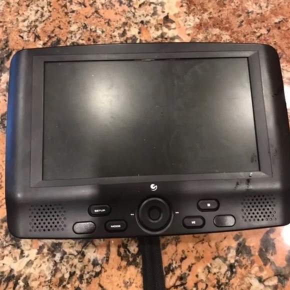 Ematic ED929D 9" Dual Screen Portable DVD Player with Dual DVD Preowned - Picture 1 of 5